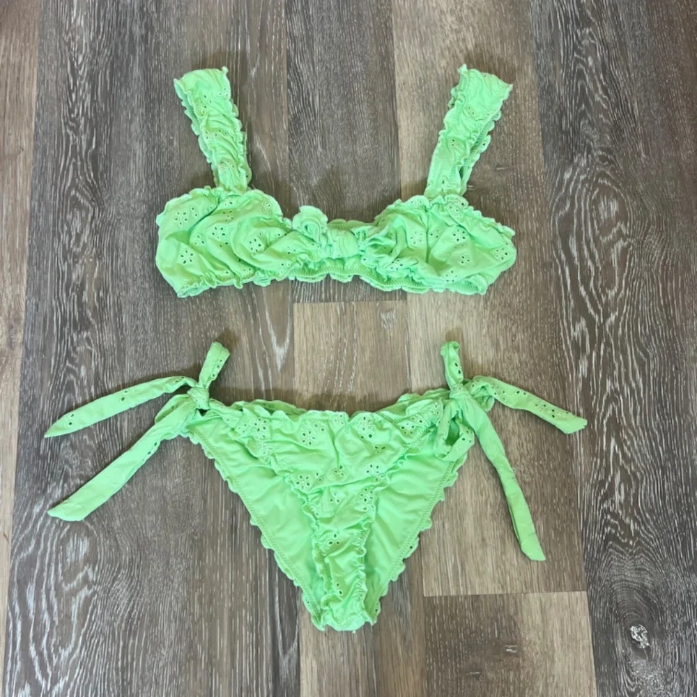 Frankies Bikinis Colby Eyelet Ruffle Bikini SET in Mint Green Size S
